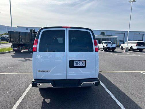 Summit White 2025 Chevrolet Express 3500 RWD 3500 Extended Wheelbase LT