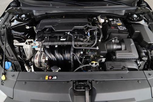 Aurora Black Pearl 2025 Kia K4 LXS