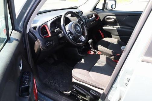 2016 Jeep Renegade Trailhawk