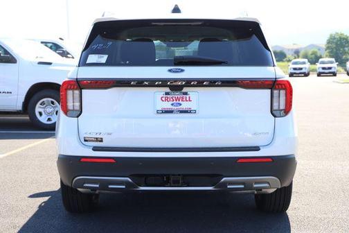 Star White Metallic Tri-Coat 2026 Ford Explorer Active