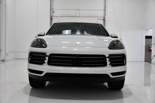 Carrara White Metallic 2023 Porsche Cayenne Cayenne