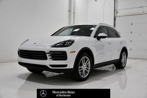 Carrara White Metallic 2023 Porsche Cayenne Cayenne