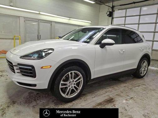Carrara White Metallic 2023 Porsche Cayenne Cayenne