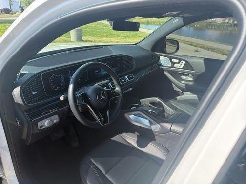 White 2024 Mercedes-Benz GLE 450 4MATIC