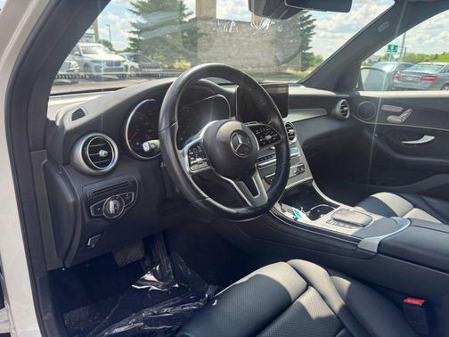 White 2022 Mercedes-Benz GLC 300 4MATIC