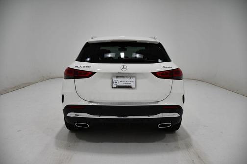Polar White 2023 Mercedes-Benz GLA 250 4MATIC
