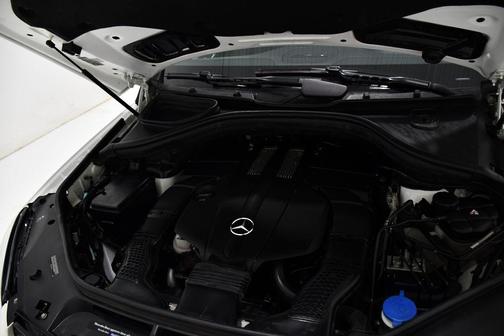 Polar White 2019 Mercedes-Benz GLE 400 Base 4MATIC