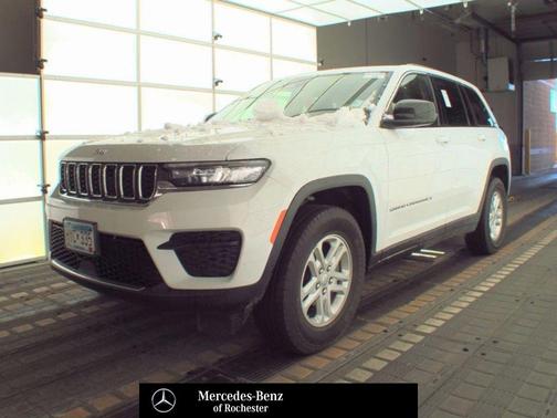 2022 Jeep Grand Cherokee Laredo