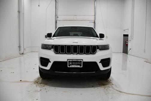 2022 Jeep Grand Cherokee Laredo