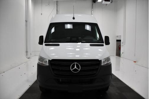 2025 Mercedes-Benz Sprinter 2500 High Roof