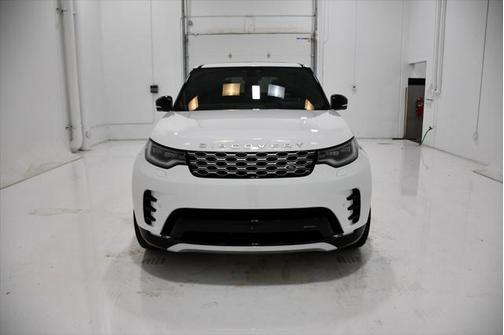 2023 Land Rover Discovery P360 Metropolitan Edition