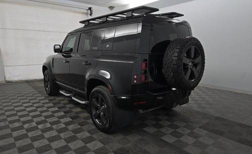 2024 Land Rover Defender 110 P400 X-Dynamic SE