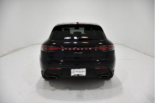 2022 Porsche Macan Base
