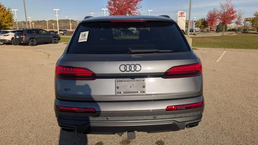 2025 Audi Q7 45 Premium Plus
