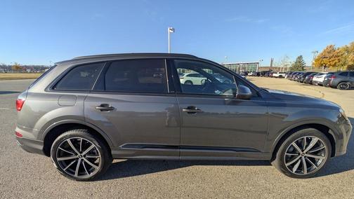 2025 Audi Q7 45 Premium Plus