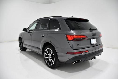 2025 Audi Q7 45 Premium Plus