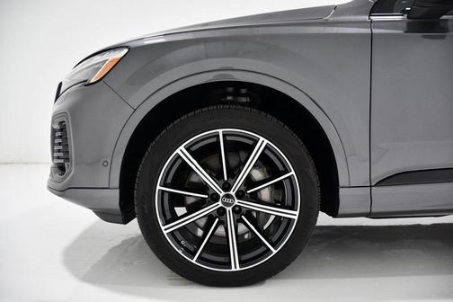 2025 Audi Q7 45 Premium Plus