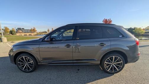 2025 Audi Q7 45 Premium Plus