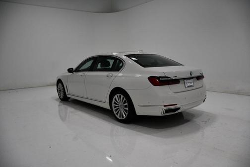 2022 BMW 740 i xDrive