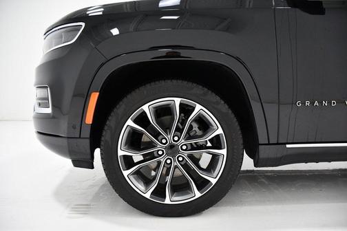 2025 Jeep Grand Wagoneer Series III 4x4