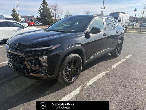 Mosaic Black Metallic 2025 Chevrolet Trax ACTIV