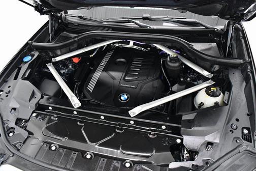 2022 BMW X6 xDrive40i