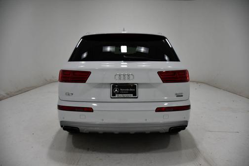 Glacier White Metallic 2018 Audi Q7 3.0T Prestige