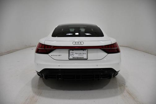 2022 Audi e-tron GT Prestige