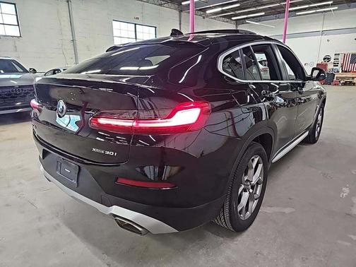 2023 BMW X4 xDrive30i