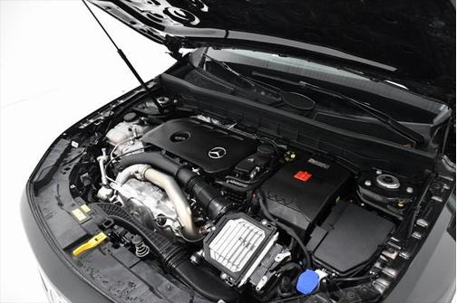 2025 Mercedes-Benz GLB 250 4MATIC