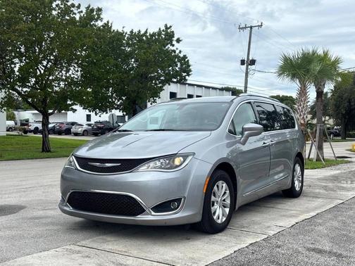 2019 Chrysler Pacifica Touring L