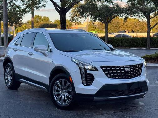 2021 Cadillac XT4 Premium Luxury