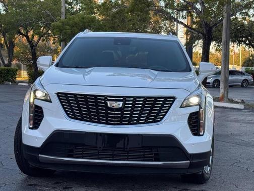 2021 Cadillac XT4 Premium Luxury