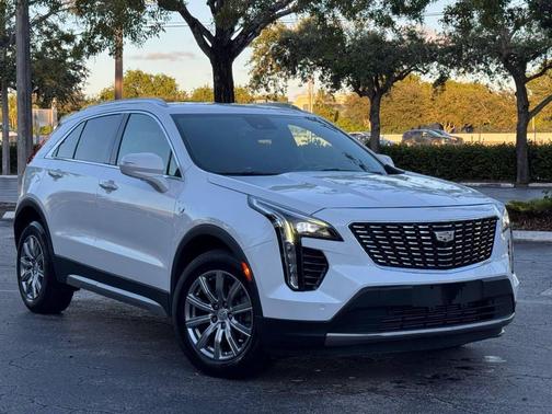 2021 Cadillac XT4 Premium Luxury