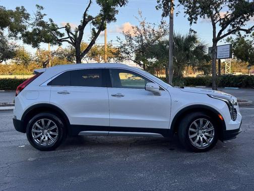 2021 Cadillac XT4 Premium Luxury