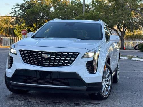 2021 Cadillac XT4 Premium Luxury