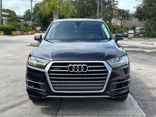 Night Black 2018 Audi Q7 3.0T Prestige