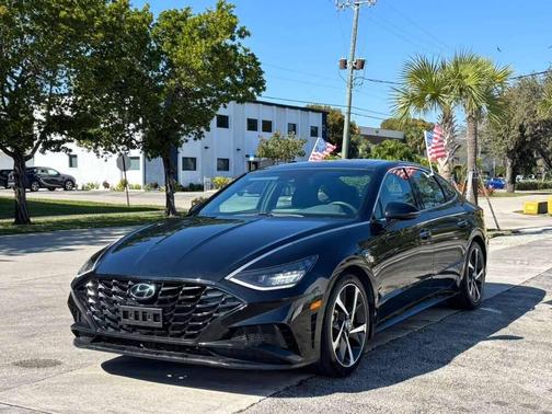 Onyx Black 2023 Hyundai SONATA SEL Plus Sedan