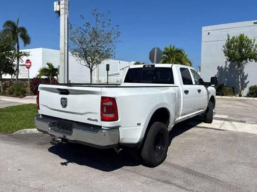 Bright White Clearcoat 2024 RAM 3500 Tradesman Crew Cab 4x4 8' Box
