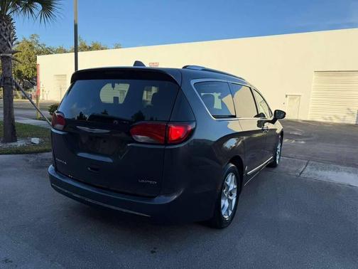 2020 Chrysler Pacifica Limited