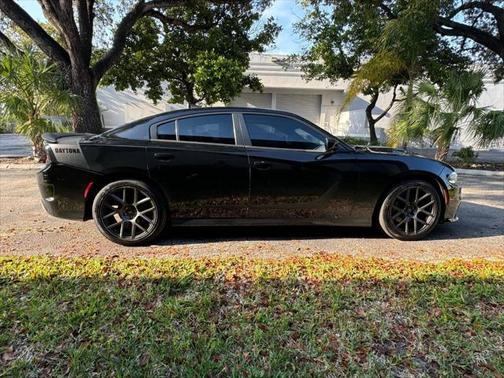 2017 Dodge Charger SE