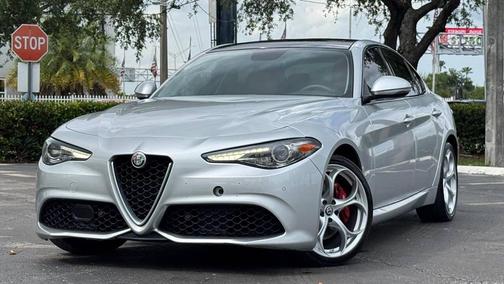 Silverstone Gray Metallic 2018 Alfa Romeo Giulia Ti Sport