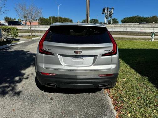 2022 Cadillac XT4 Luxury