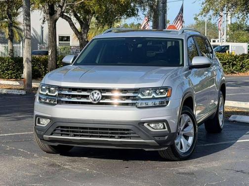 Platinum Gray Metallic 2018 Volkswagen Atlas 3.6L SEL SUV
