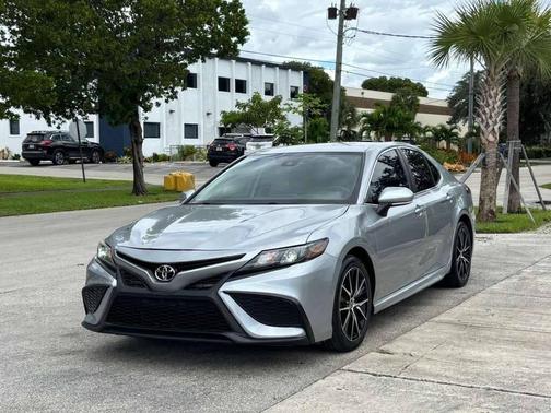 2022 Toyota Camry SE