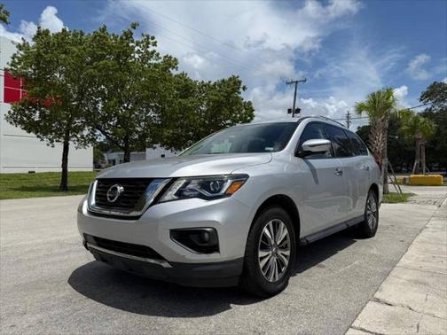 2019 Nissan Pathfinder SL