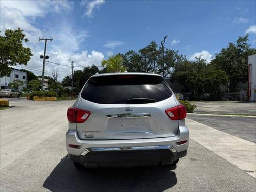 2019 Nissan Pathfinder SL