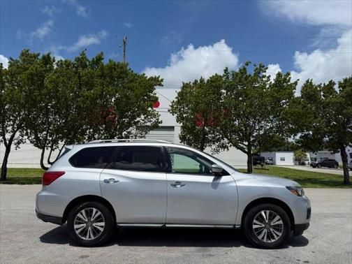 2019 Nissan Pathfinder SL