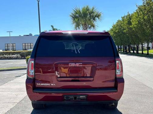 2016 GMC Yukon XL SLT