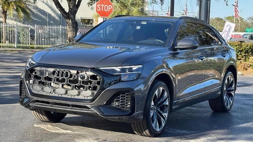 2025 Audi Q8 55 Premium